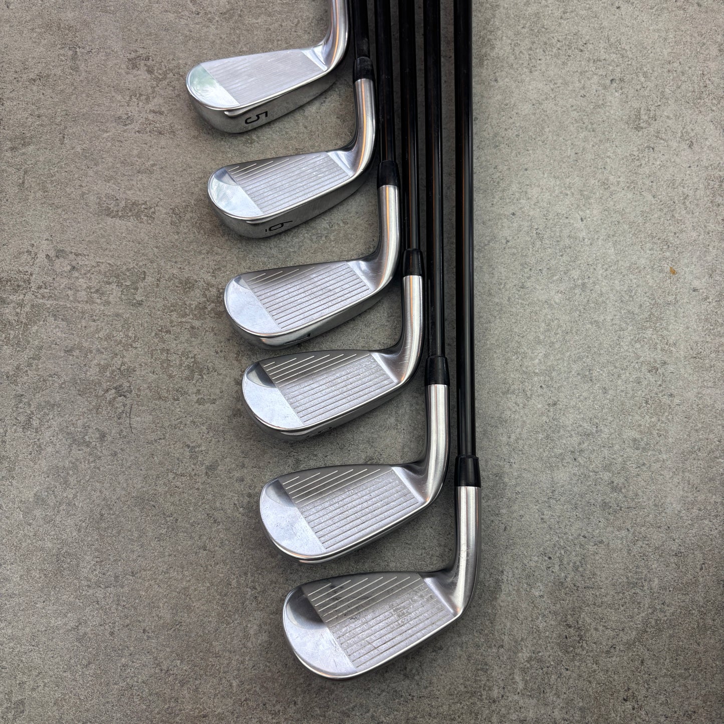 Titleist T300 järnset (5–P) - Regular