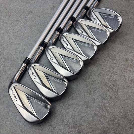 TaylorMade Stealth (6–P + SW) - Ladies – begagnad golfklubba – bild 2