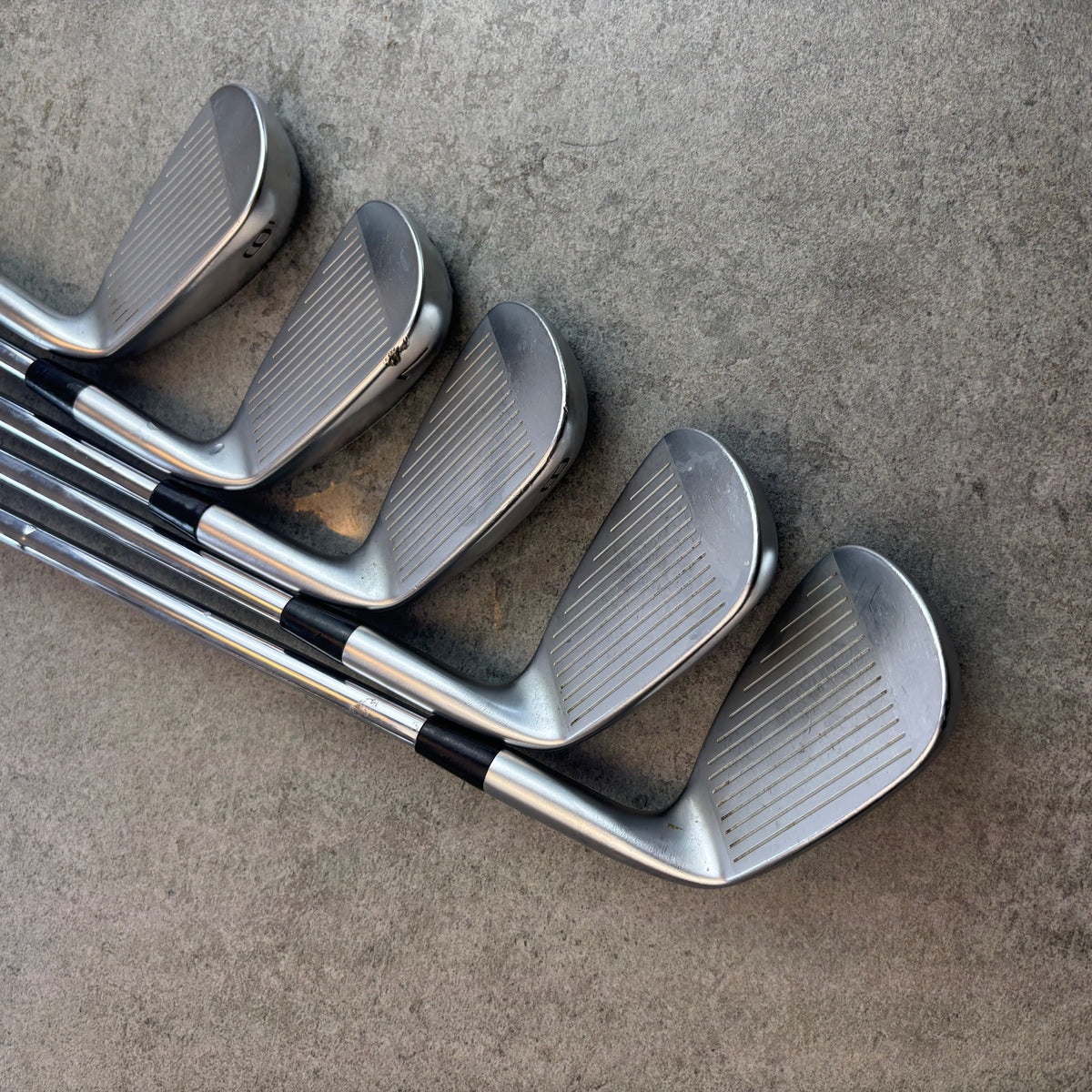 Mizuno JPX 921 Hot Metal (6–PW) - Vänster - Stiff – begagnad golfklubba – bild 3