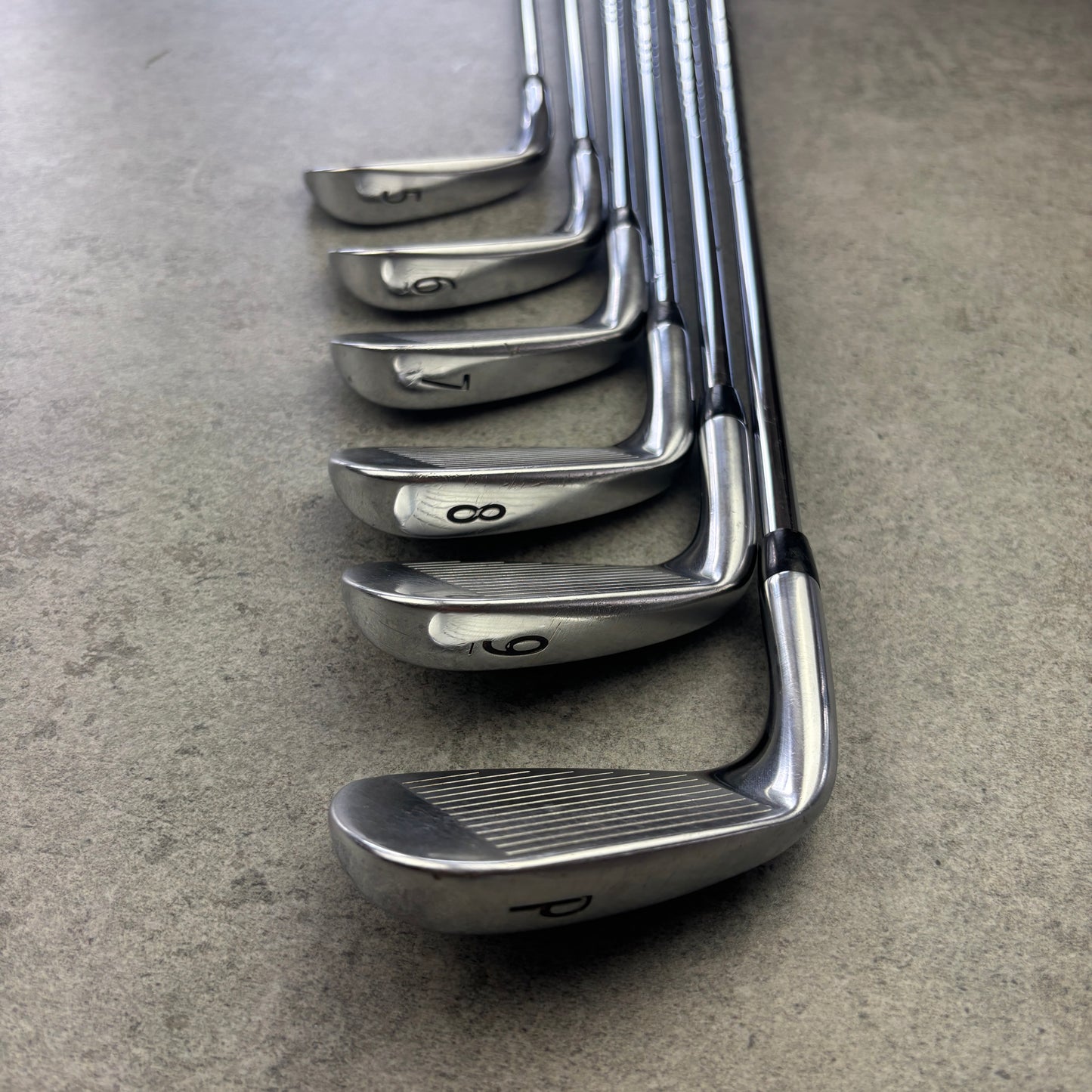 Titleist 718 AP3 järnset (5–PW) – Stiff