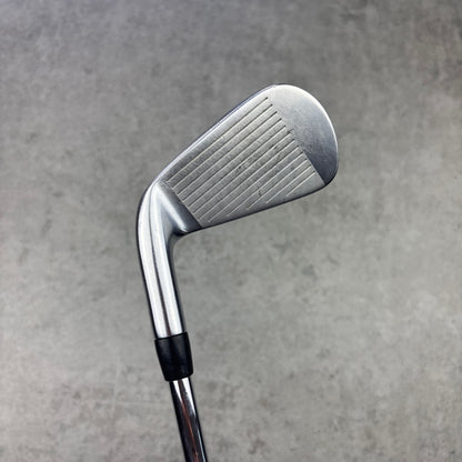 Titleist 718 AP3 järnset (5–PW) – Stiff