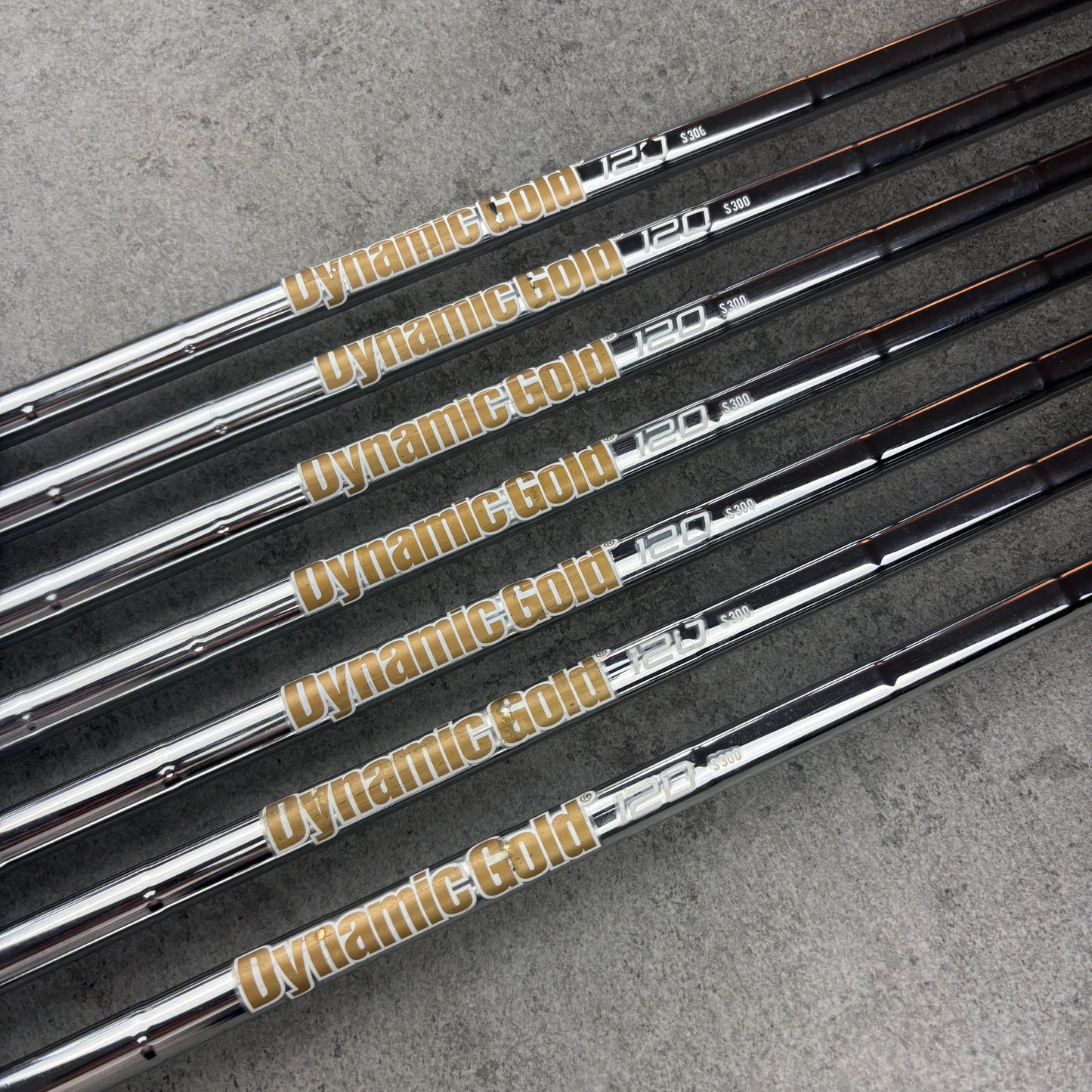 Ping iBlade järnset 4–PW – Dynamic Gold 120 S300 Stiff – Blue Dot