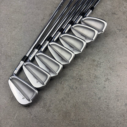 Ping iBlade järnset 4–PW – Dynamic Gold 120 S300 Stiff – Blue Dot