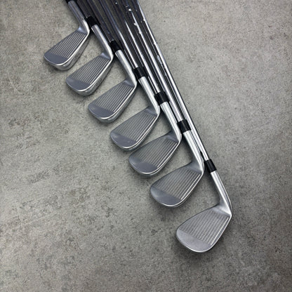 Ping iBlade järnset 4–PW – Dynamic Gold 120 S300 Stiff – Blue Dot