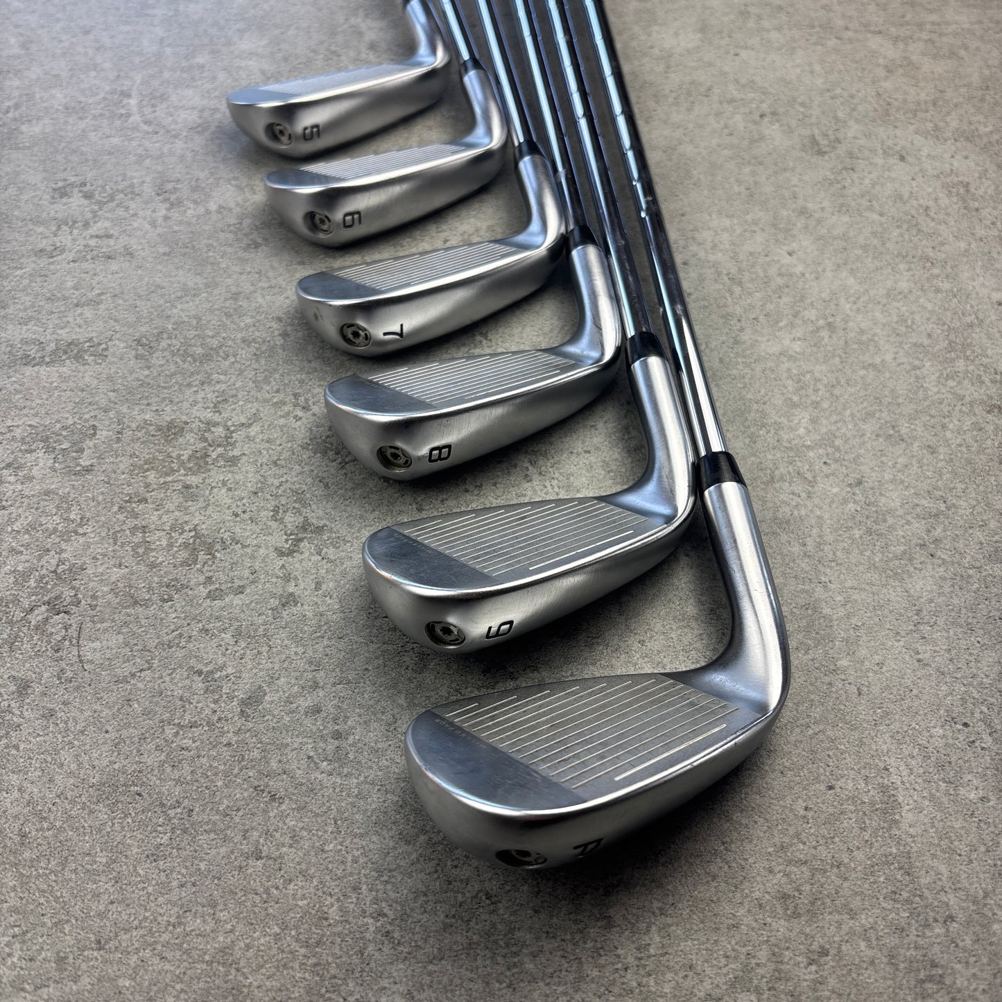 Cobra LTDx ONE Length Järnset 5–PW – KBS Tour 90 Stiff – begagnad golfklubba – bild 3
