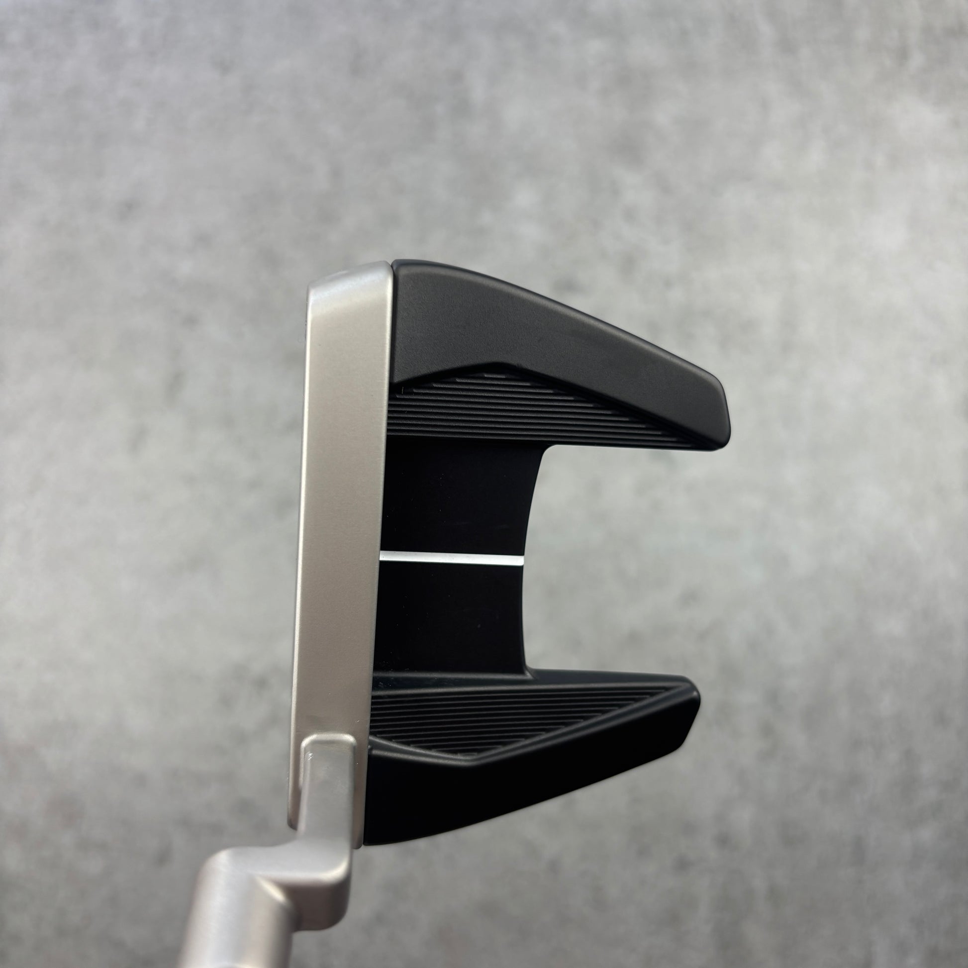 TaylorMade SYSTM2 Bandon 12 Putter – 35 tum – begagnad golfklubba – bild 3