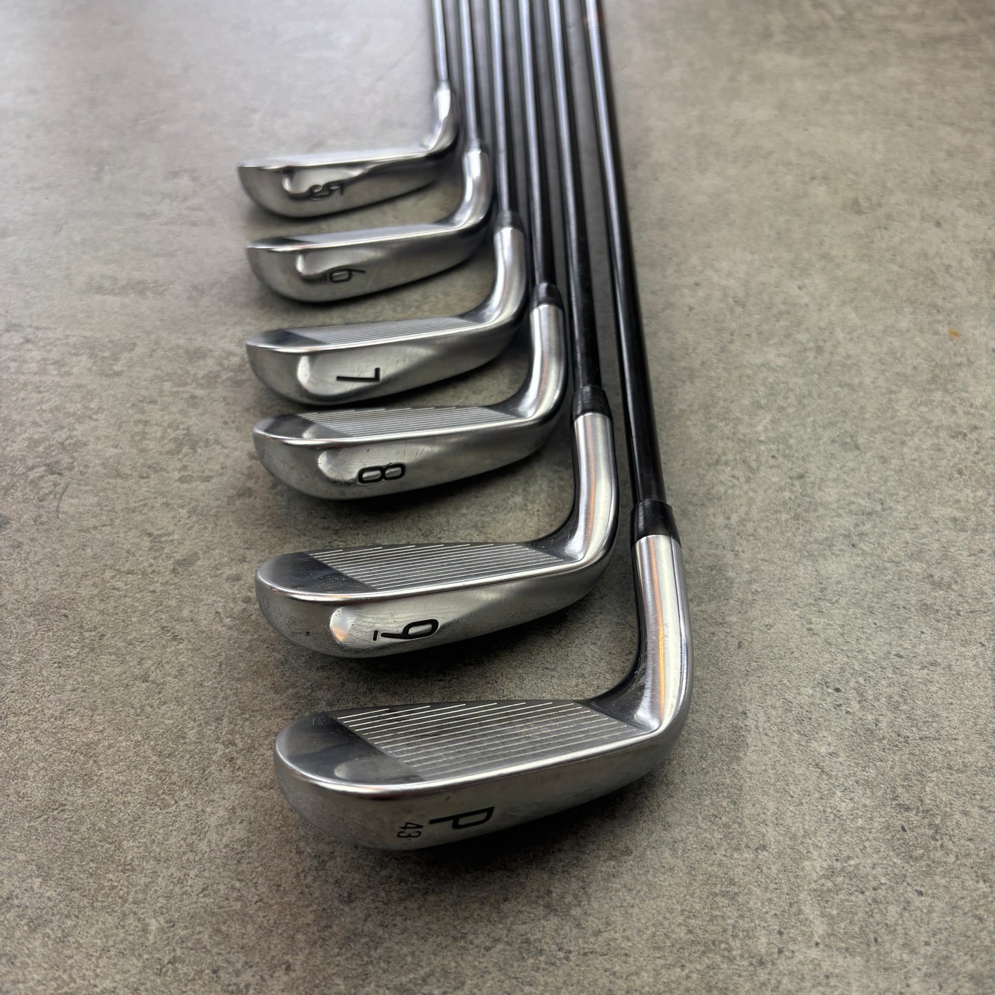 Titleist T300 järnset (5–P) - Regular