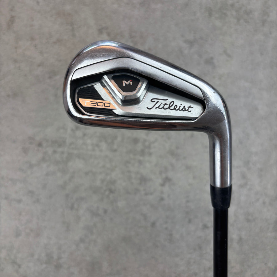 Titleist T300 järnset (5–P) - Regular