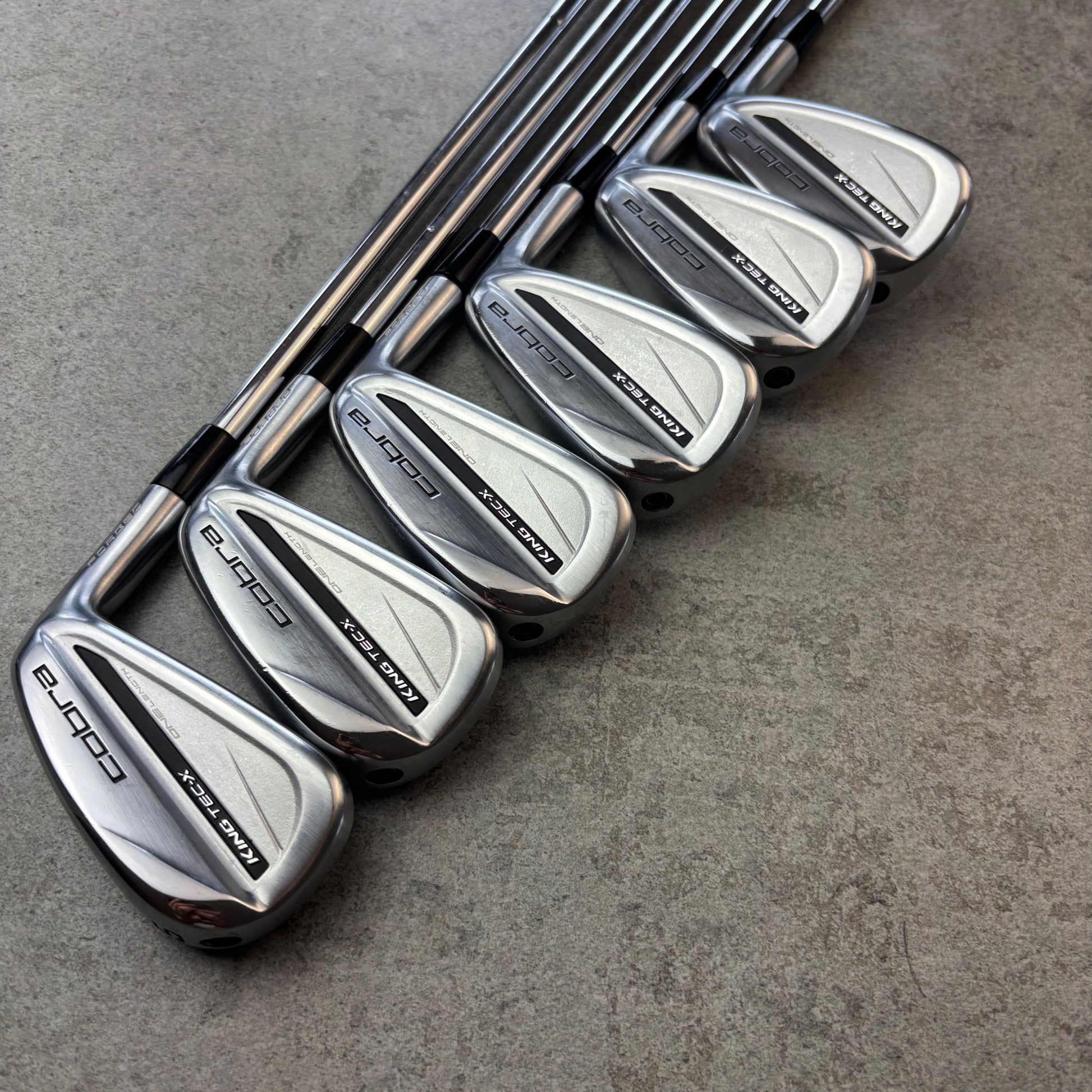 Cobra KING TEC-X ONE Length järnset (5–PW) – Regular – begagnad golfklubba – bild 2