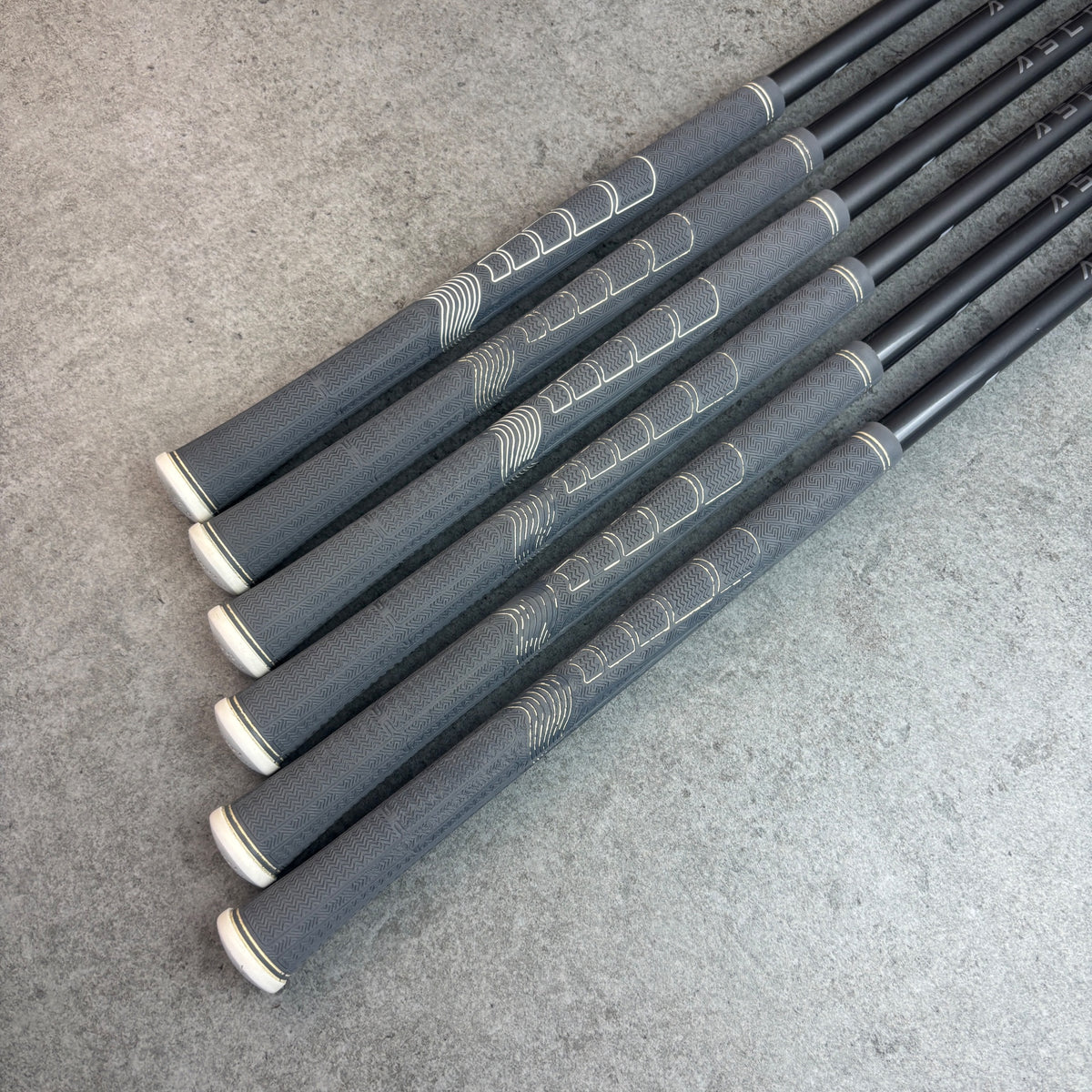 TaylorMade Stealth (6–P + SW) - Ladies – begagnad golfklubba – bild 7