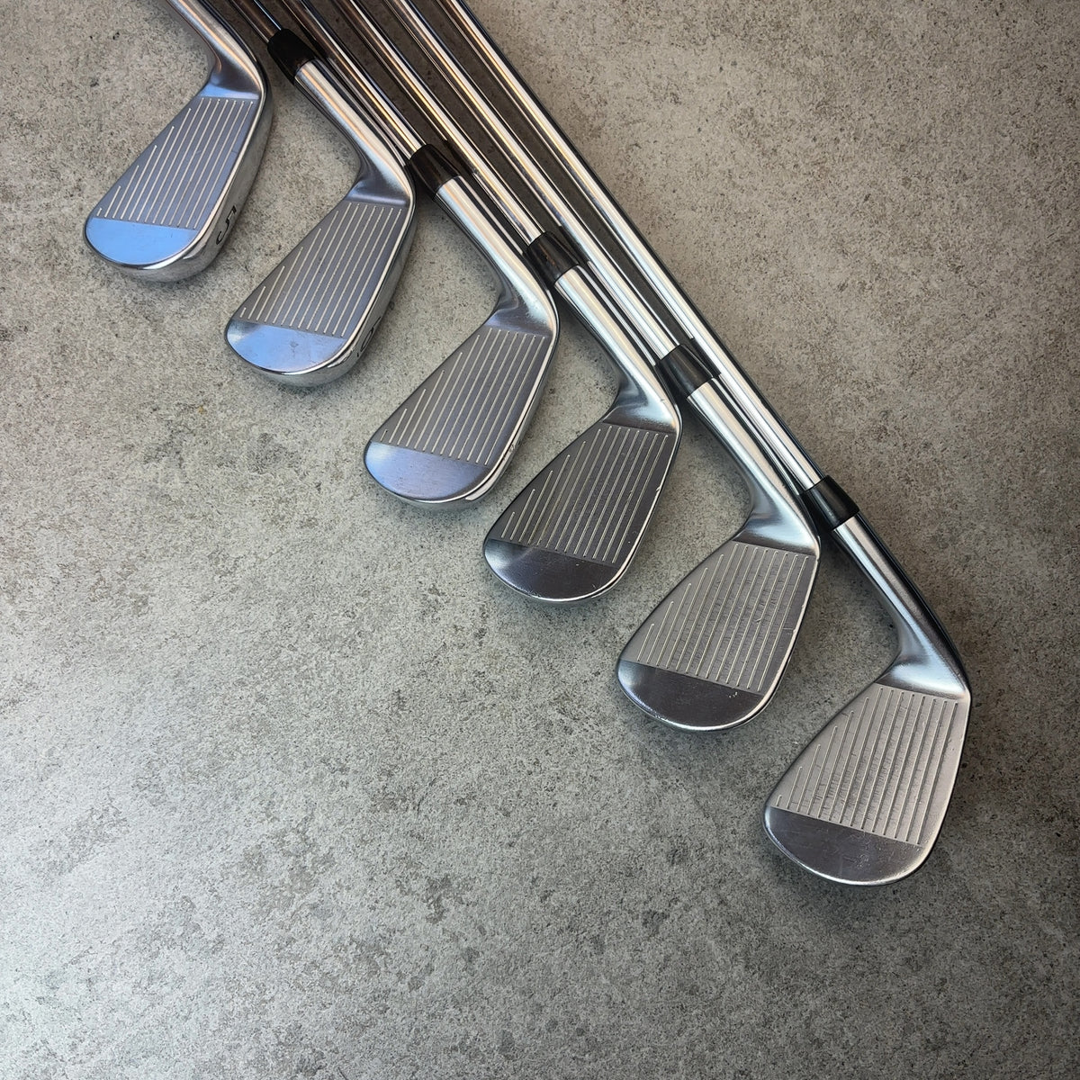 Titleist T100·S (5–P) - Regular – begagnad golfklubba – bild 6