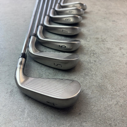 Titleist AP1 (4–P) - Vänster - Regular – begagnad golfklubba – bild 4